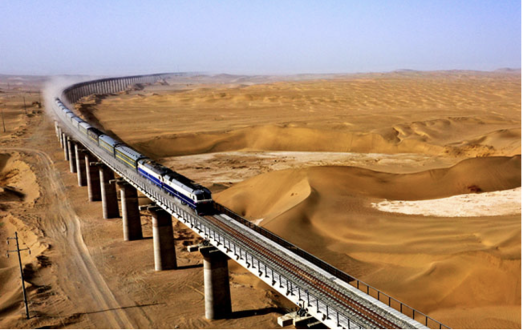 2022/06 World’s first desert ring railroad circles the Taklimakan desert along 2700 km
