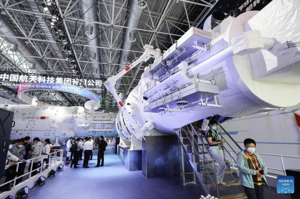 2022/11 A 1:1 model of China’s space station showcased at Airshow China